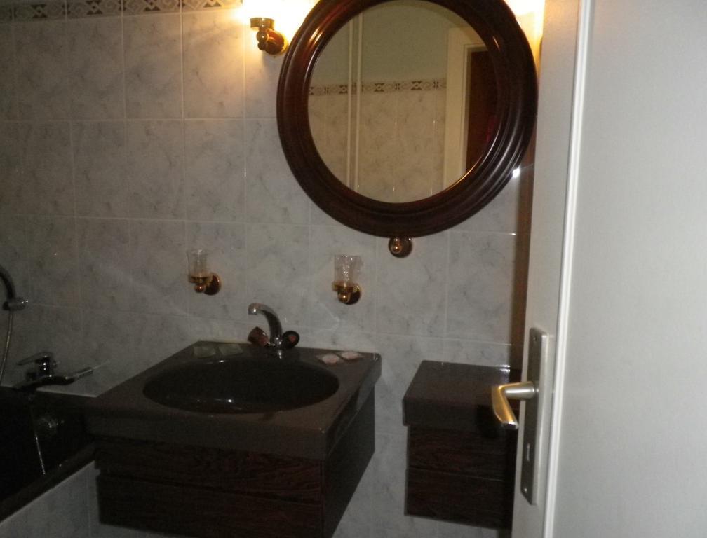 Logis-Cit'Hotel Des Vosges 5 Rue De La Gare Obernai Phòng bức ảnh